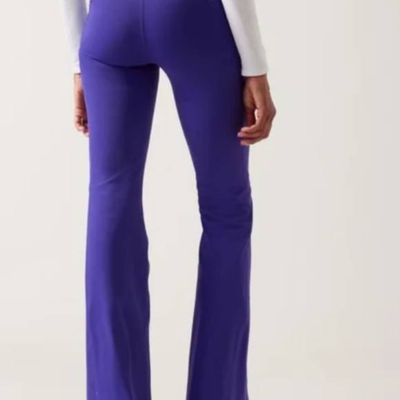 Athleta Ranier Bootcut Yoga Pant Size XS - Picture 2 of 14